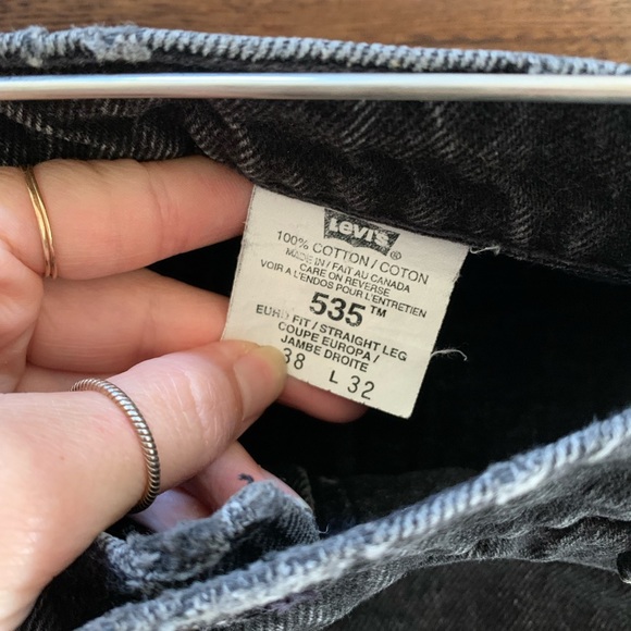 Vintage Levi’s mom jeans 535 straight legs. W: 38 L: 32 - Picture 6 of 6